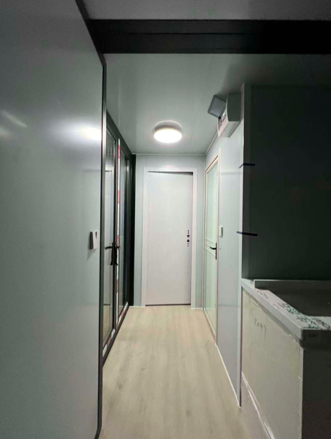 Détail technique du couloir intérieur de la maison 10 FT