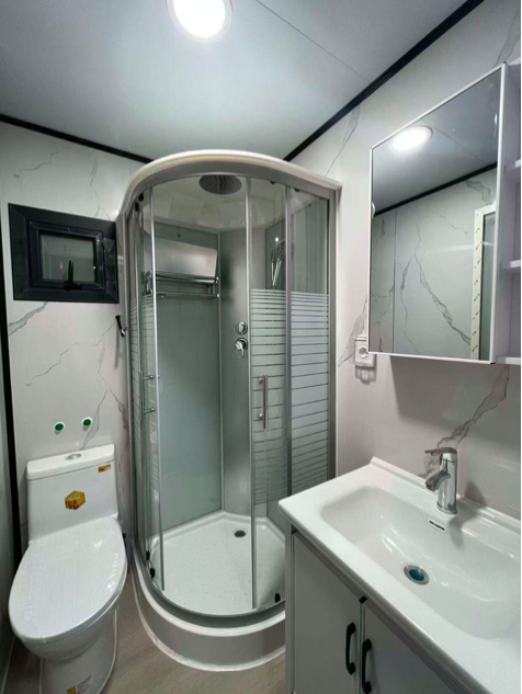 Détail technique de la salle d'eau de la maison 10 FT
