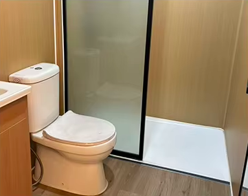 Salle de bains équipée de la maison 30 FT